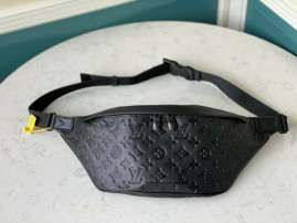 Picture of Louis Vuitton Mens Bags _SKUfw114947325fw